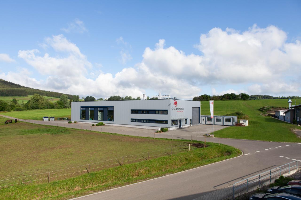 Geschwendtner moulds & parts — Firmengebäude und Produktionshalle in Deilingen, Baden-Württemberg